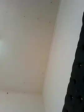 Snapshot of MySweetBitch143 chatting on September 30, 1:05 pm MySweetBitch143 online show from September 30, 1:05 pm