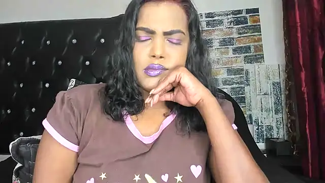 Snapshot of MySweetBitch143 chatting on October 27, 1:59 pm MySweetBitch143 online show from October 27, 1:59 pm