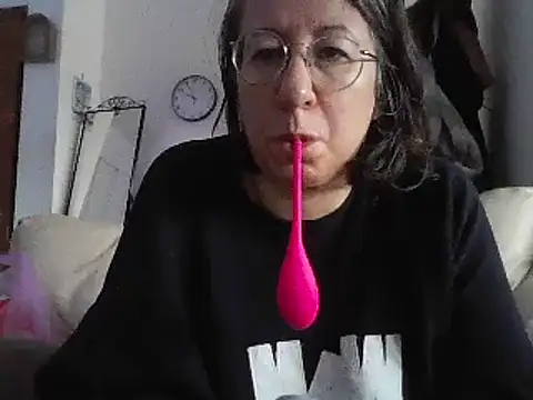 Snapshot of milkarock chatting on January 28, 8:57 am milkarock online show from January 28, 8:57 am