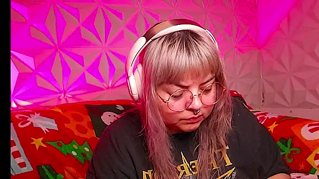 Satyn doll online show from December 18, 1:44 am