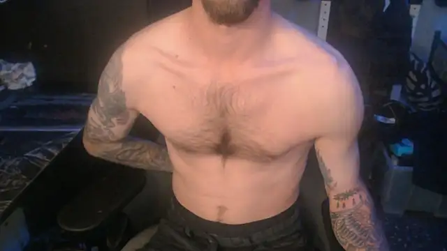 Snapshot of SexxxyLouis chatting on June 3, 12:52 pm SexxxyLouis online show from June 3, 12:52 pm