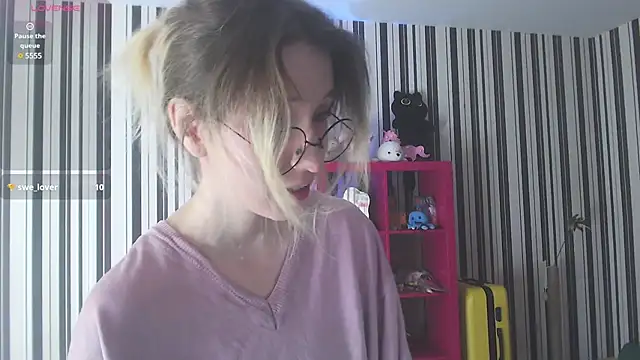 Snapshot of _Hanna_Moon_ chatting on December 27, 9:17 am Hanna Moon online show from December 27, 9:17 am