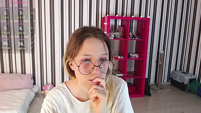 Snapshot of _Hanna_Moon_ chatting on February 12, 8:06 am Hanna Moon online show from February 12, 8:06 am