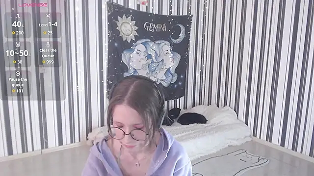 Snapshot of _Hanna_Moon_ chatting on October 18, 9:21 am Hanna Moon online show from October 18, 9:21 am