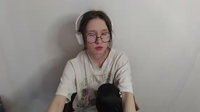  Hanna Moon  online show from April 10, 7:46 am