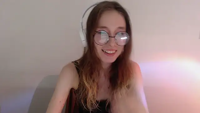 Snapshot of _Hanna_Moon_ chatting on May 13, 11:18 am Hanna Moon online show from May 13, 11:18 am