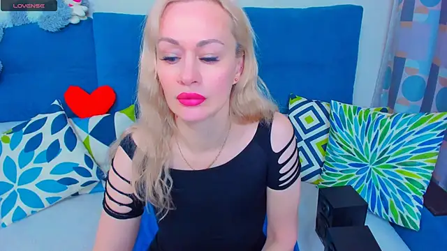 EllenMoore online show from December 10, 6:11 am