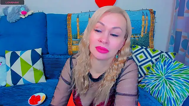 EllenMoore online show from December 17, 5:51 am