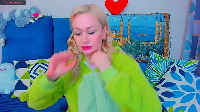 EllenMoore online show from December 20, 2:41 am