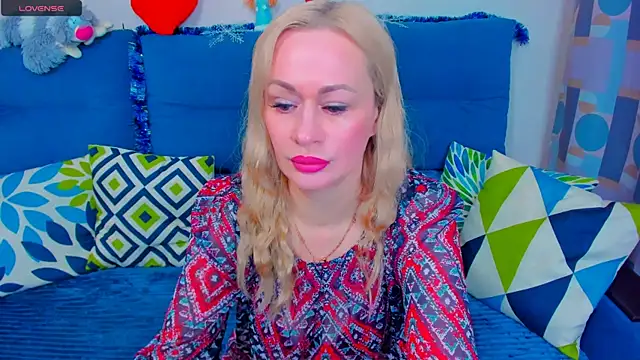 EllenMoore online show from December 25, 3:40 am