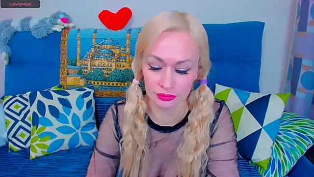 EllenMoore online show from January 10, 2:35 am