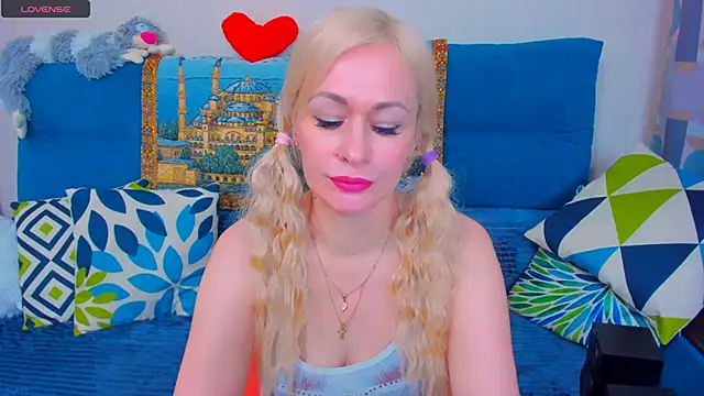 EllenMoore online show from January 18, 2:36 am