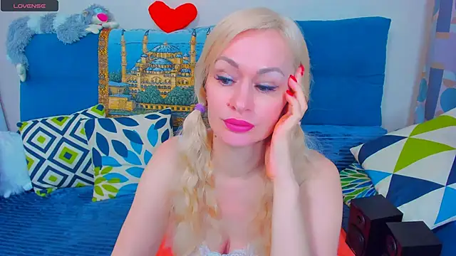 EllenMoore online show from February 6, 2:44 am