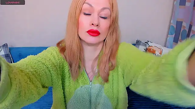 EllenMoore online show from January 17, 3:11 am