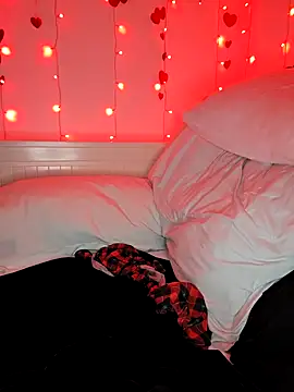 LilyOrion online show from February 21, 7:12 am