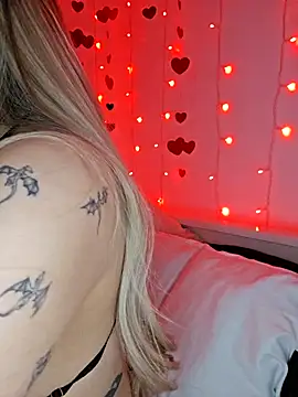 LilyOrion online show from February 26, 4:47 am