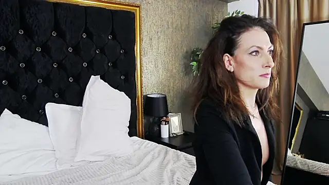 LisaCroft online show from February 11, 9:31 am