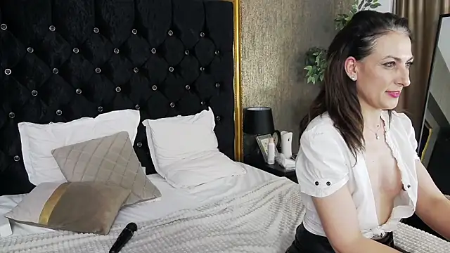 LisaCroft online show from February 17, 9:13 am