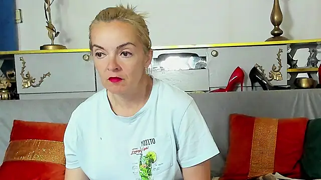 Snapshot of KateConner chatting on June 15, 8:05 am KateConner online show from June 15, 8:05 am