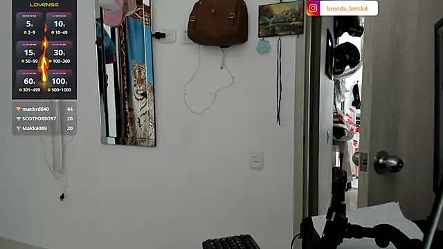 Snapshot of Brenda_Berck_ chatting on February 21, 2:06 pm Brenda Berck online show from February 21, 2:06 pm