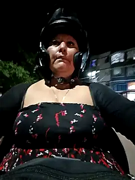 Snapshot of Brenda_Berck_ chatting on November 9, 1:48 am Brenda Berck online show from November 9, 1:48 am