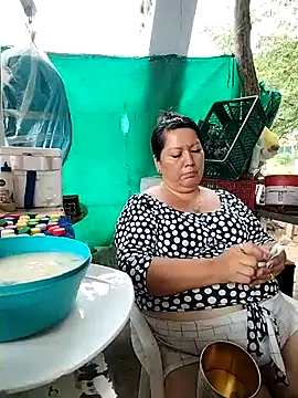 Brenda Berck  online show from March 4, 1:50 pm