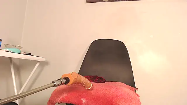 Snapshot of SEXaddictCANDY10 chatting on January 25, 12:17 am SEXaddictCANDY10 online show from January 25, 12:17 am