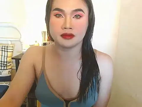 Snapshot of JustineBIGCUM chatting on December 4, 7:17 am JustineBIGCUM online show from December 4, 7:17 am