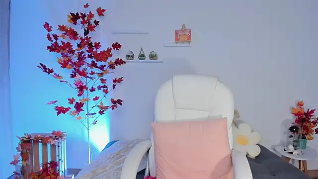 SophieHunt online show from February 13, 9:49 pm