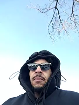 bigdickjojo69 online show from February 6, 10:46 pm