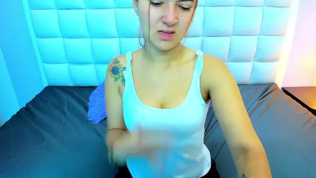 teresasroom  online show from April 18, 11:36 am