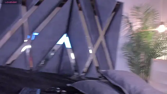 Snapshot of alessandra_wells chatting on January 10, 11:22 am alessandra wells online show from January 10, 11:22 am