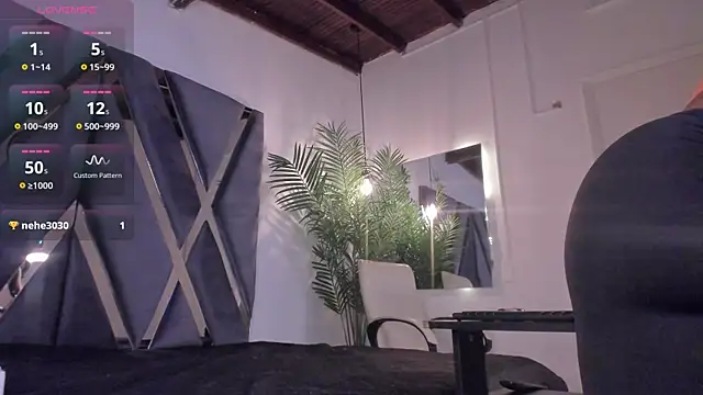 Snapshot of alessandra_wells chatting on December 4, 11:30 am alessandra wells online show from December 4, 11:30 am