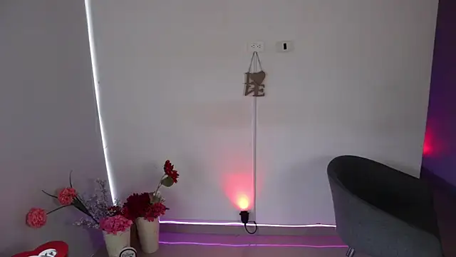  Vahos  online show from February 15, 10:10 pm