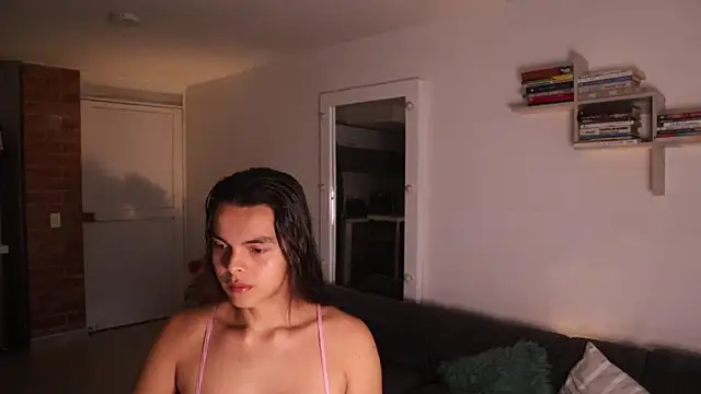  Vahos  online show from January 15, 8:12 pm