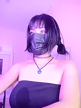 Snapshot of Latin_summer chatting on December 19, 12:45 am Latin summer online show from December 19, 12:45 am