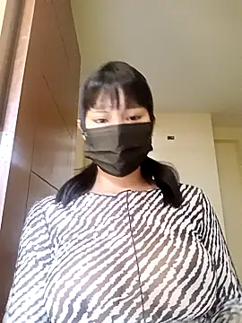 Snapshot of Latin_summer chatting on February 4, 6:38 pm Latin summer online show from February 4, 6:38 pm