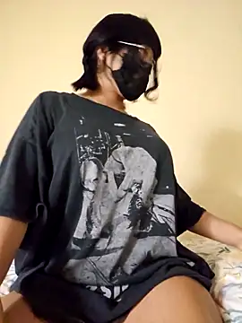 Snapshot of Latin_summer chatting on November 1, 11:40 pm Latin summer online show from November 1, 11:40 pm