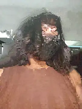 Snapshot of Latin_summer chatting on December 4, 7:33 pm Latin summer online show from December 4, 7:33 pm