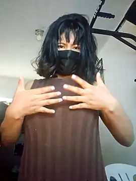 Snapshot of Latin_summer chatting on December 5, 8:05 pm Latin summer online show from December 5, 8:05 pm