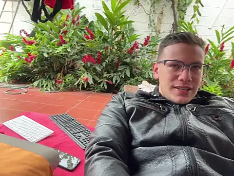 simon and david online show from November 27, 8:44 pm