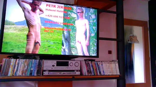 Snapshot of xxBareBabyxx chatting on December 17, 10:44 am xxBareBabyxx online show from December 17, 10:44 am