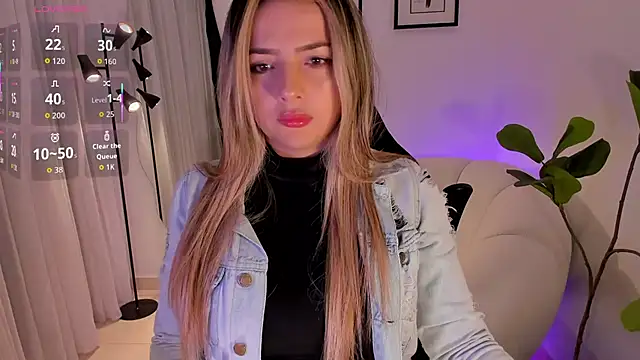 AmyWood online show from February 8, 10:02 pm