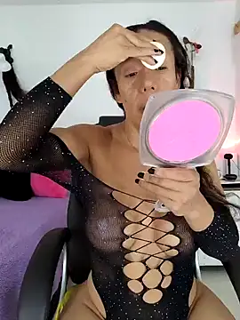 Snapshot of YOURSDEBORA chatting on February 6, 7:07 pm YOURSDEBORA online show from February 6, 7:07 pm