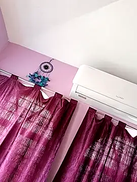 Snapshot of Mini865433 chatting on March 21, 7:00 am Mini865433 online show from March 21, 7:00 am