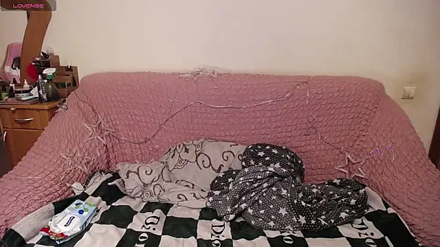 Snapshot of Wings_of_A_Butterfly chatting on February 21, 10:59 pm Wings of A Butterfly online show from February 21, 10:59 pm