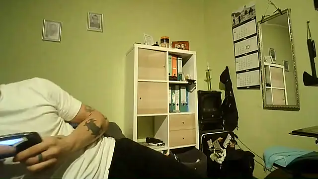 Snapshot of NiceHunter89 chatting on May 26, 8:49 pm NiceHunter89 online show from May 26, 8:49 pm