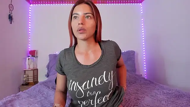 Snapshot of Arenne_rouse chatting on January 6, 9:39 pm Arenne rouse online show from January 6, 9:39 pm