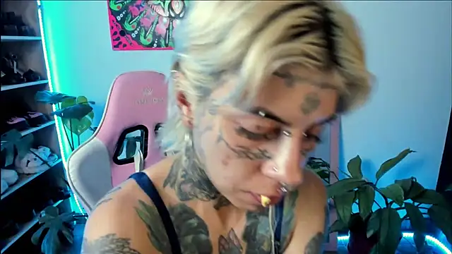 Snapshot of handipandapok chatting on February 10, 12:19 am handipandapok online show from February 10, 12:19 am