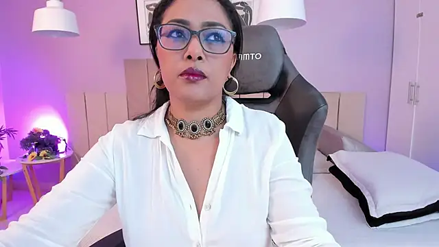 Inndrahot online show from February 16, 2:53 am